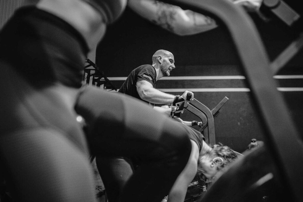 fotos im fitness studio beim workout