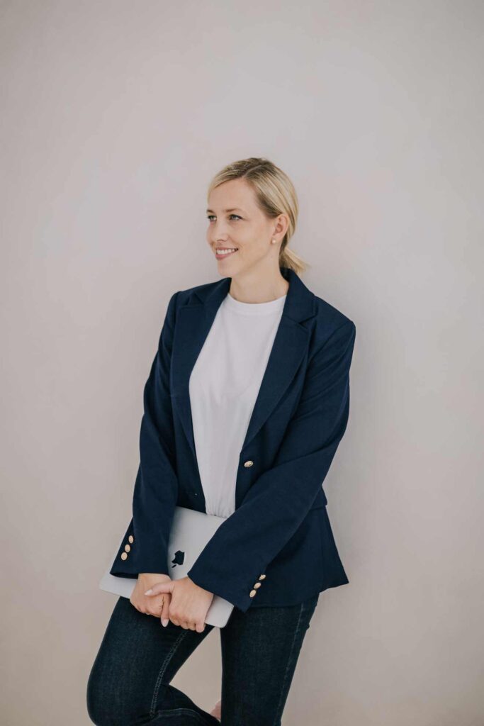 Authentisches Business-Porträt einer Coachin in Köln für ihre Unternehmenswebseite