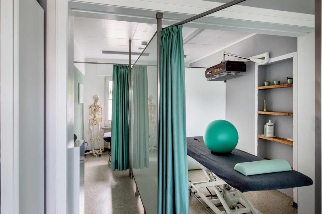 praxisraum fotografie physio arzt