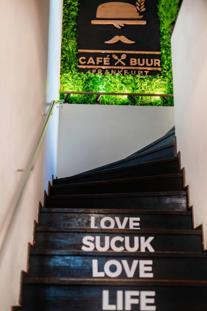 Professionelle Innenaufnahme der neuen Restaurant Räumlichkeiten in Frankfurt 