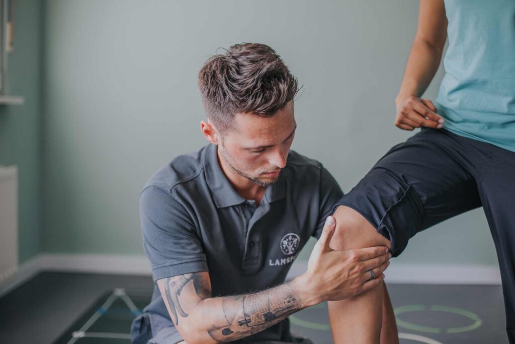 behandlungsfotos beim arzt oder physio